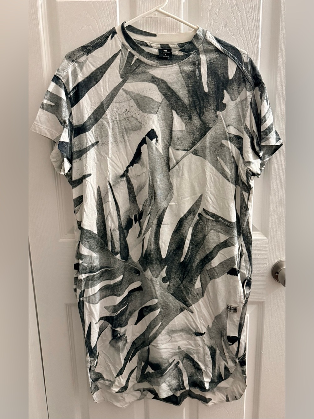 G-Star Women’s Black/White Abstract Print Short Sleeve T-Shirt Dress With Pocket